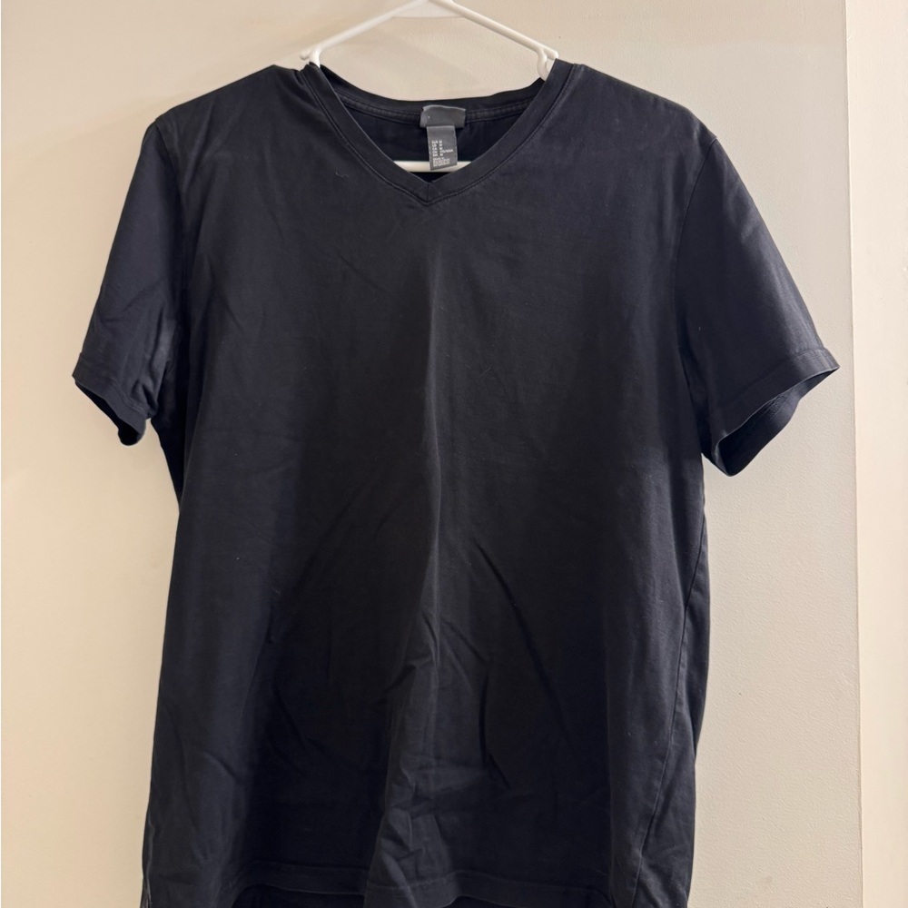 H&M men’s black t-shirt size medium